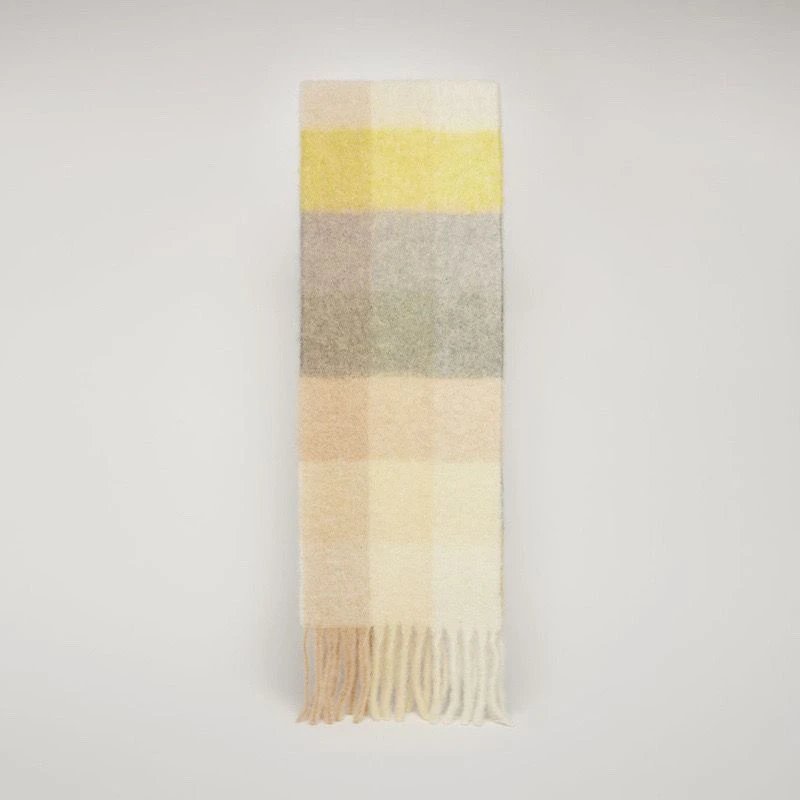 Burberry Yellow Scar
