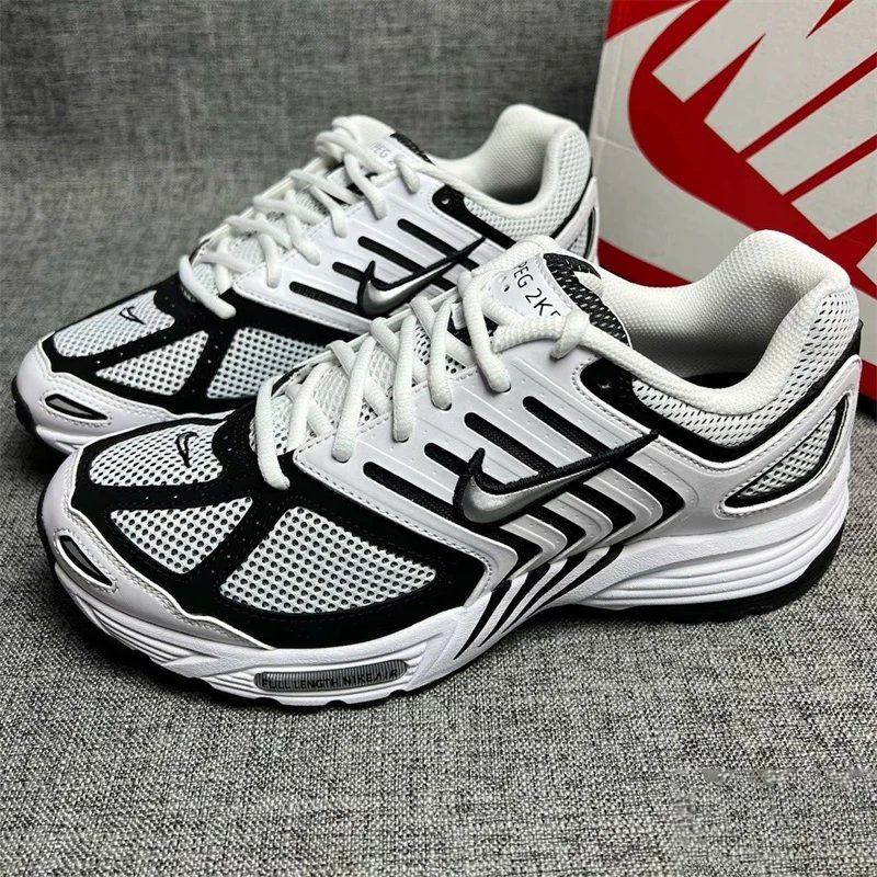 Nike Men's Classic Comfortable Soft Stretch Dad Shoes photo 3