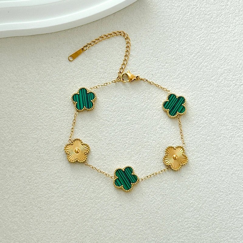 Four-Leaf Clover Bracelet photo 4