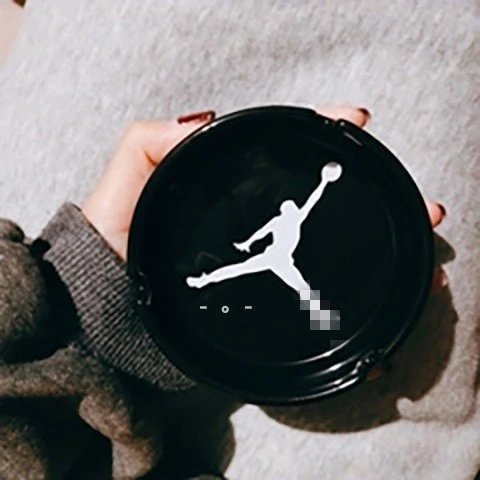 Ashtray photo 3