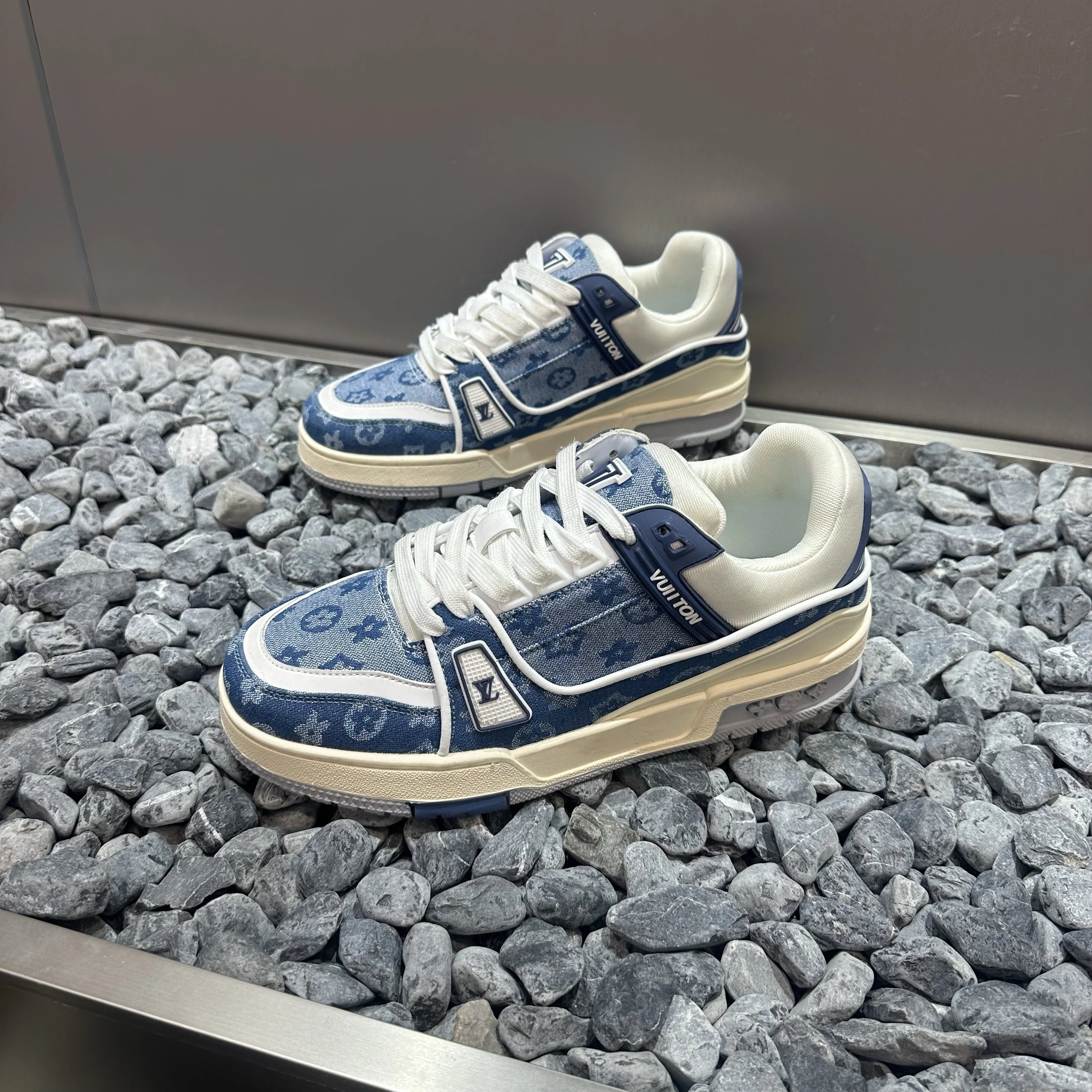 Louis Vuitton Trainer Sneakers photo 5