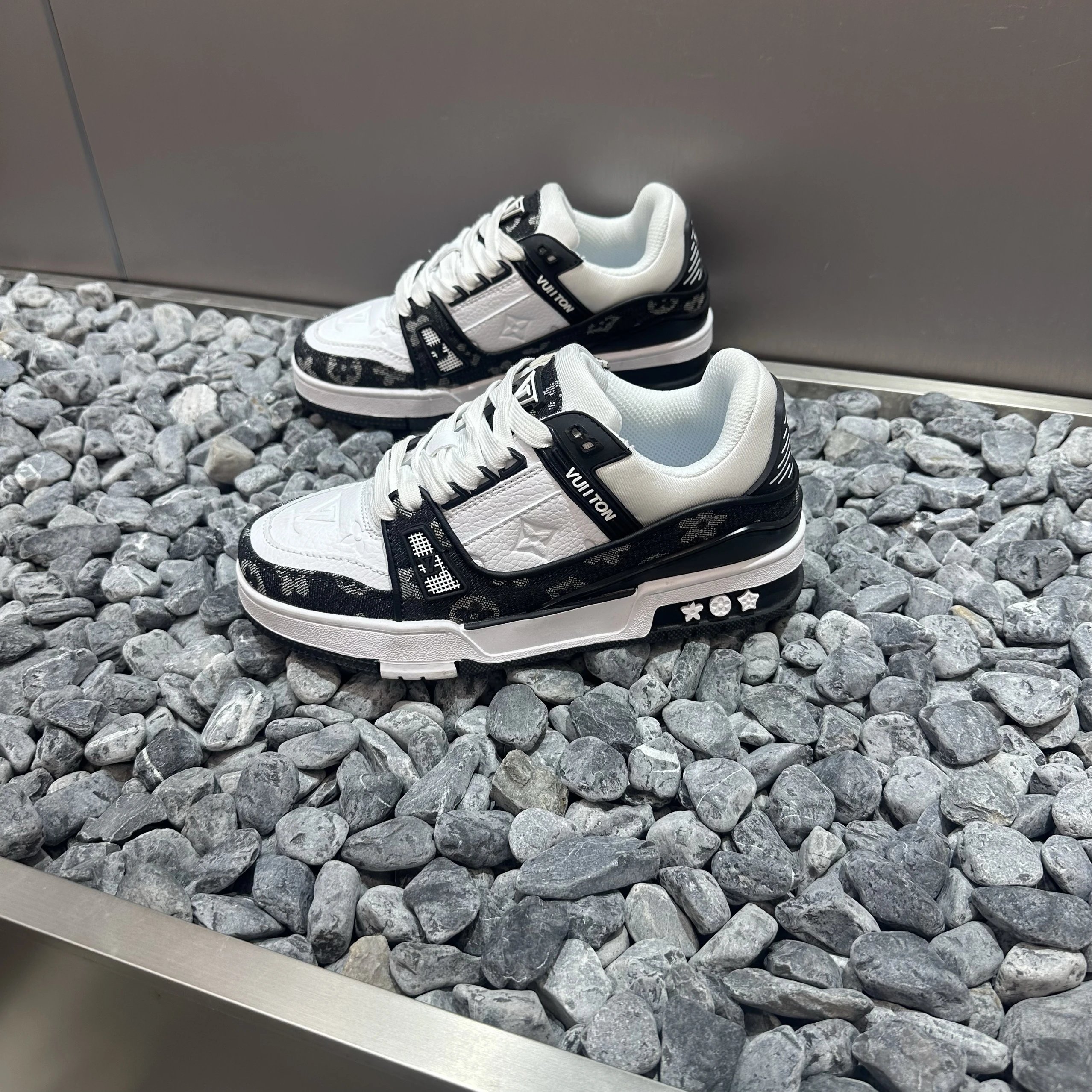 Louis Vuitton Trainer Sneakers photo 8
