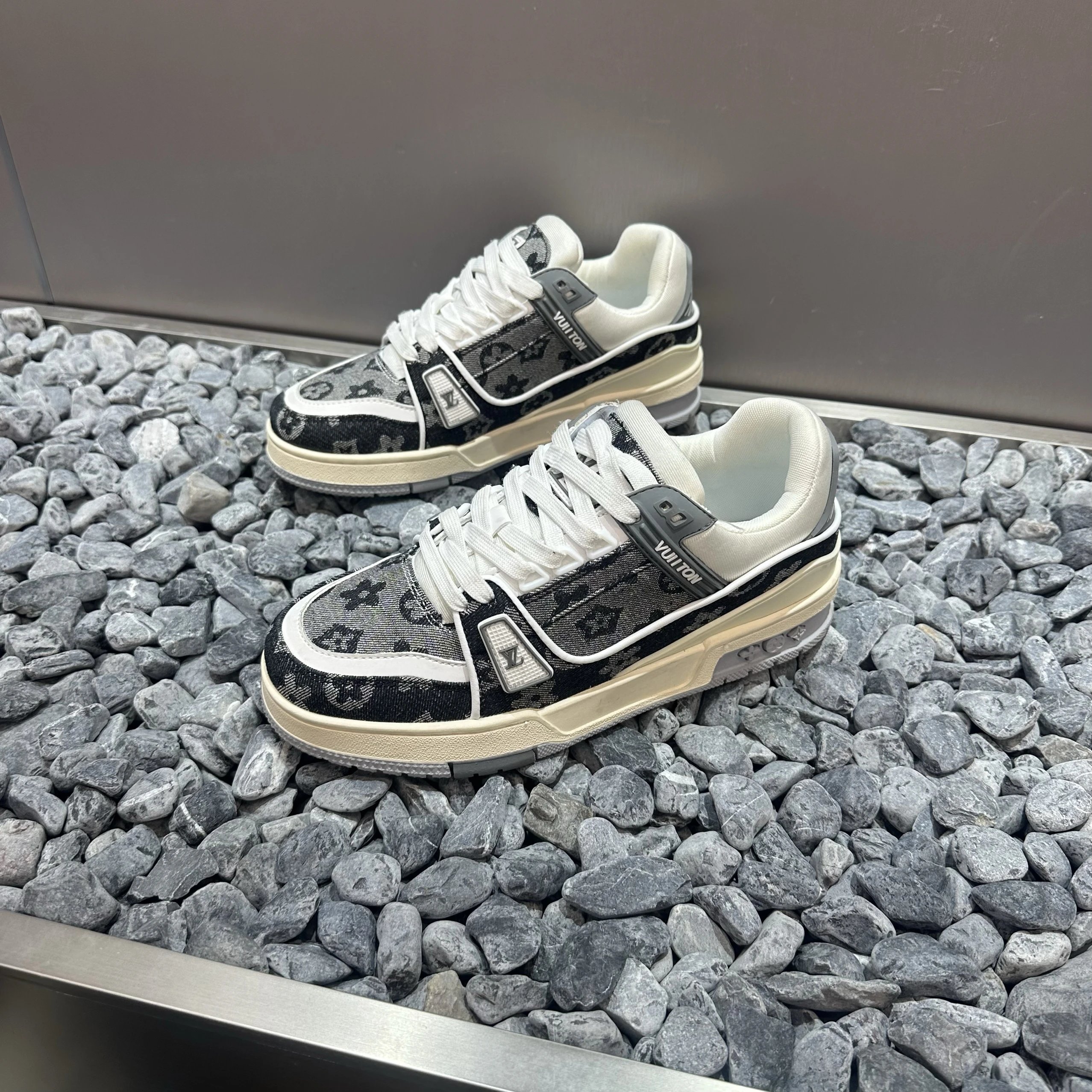 Louis Vuitton Trainer Sneakers photo 6