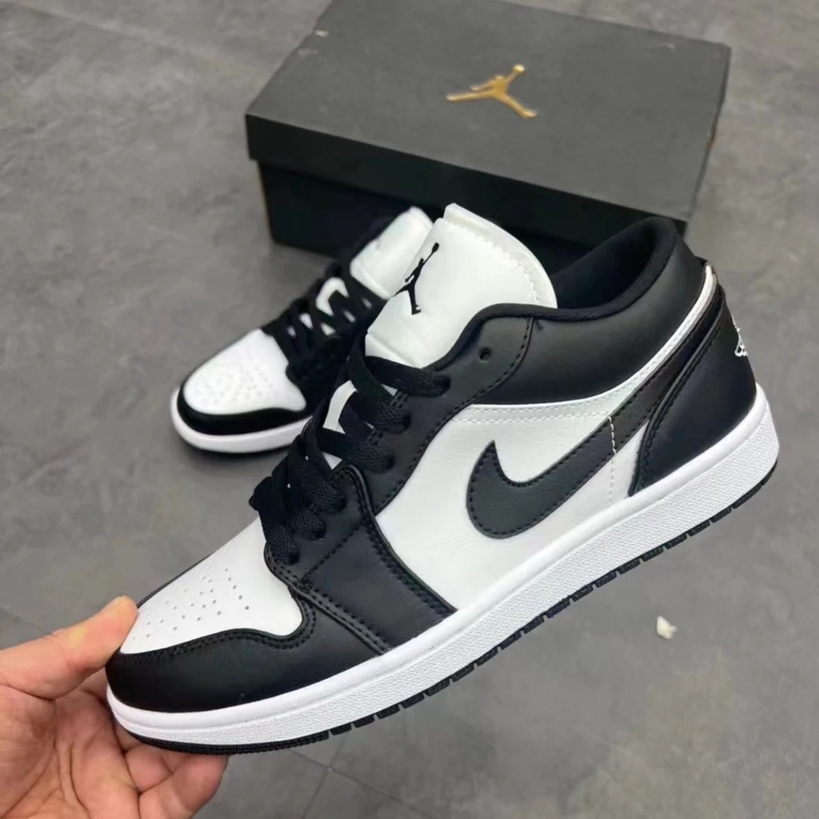 Nike Air Jordan 1 Low White Black Casual Sneakers