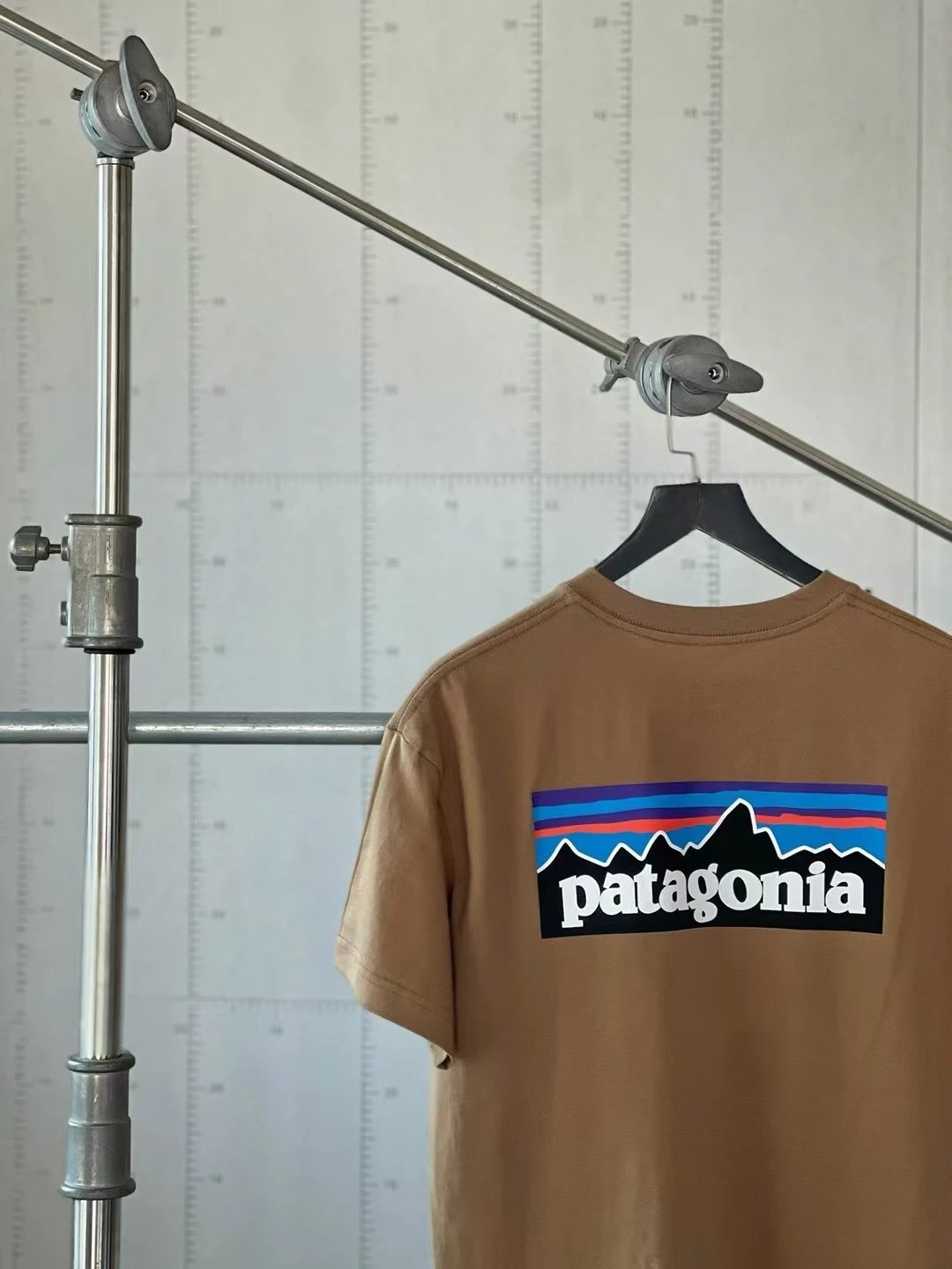Patagonia P-6 Logo B
