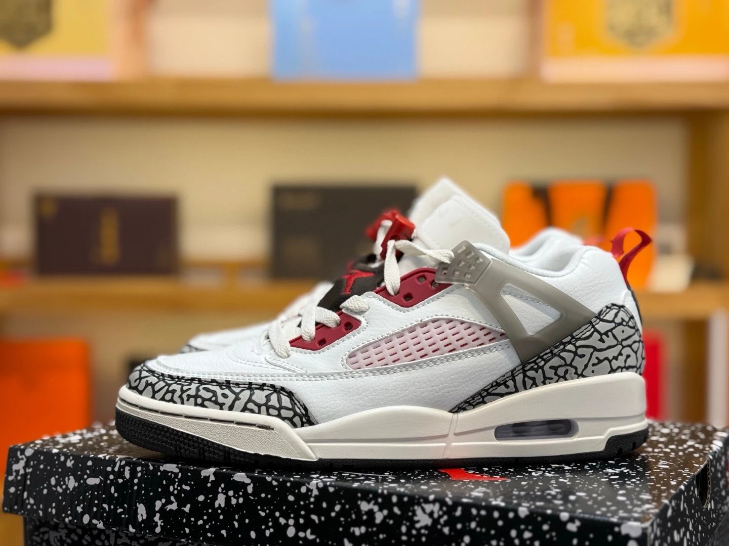 Air Jordan 4 White R