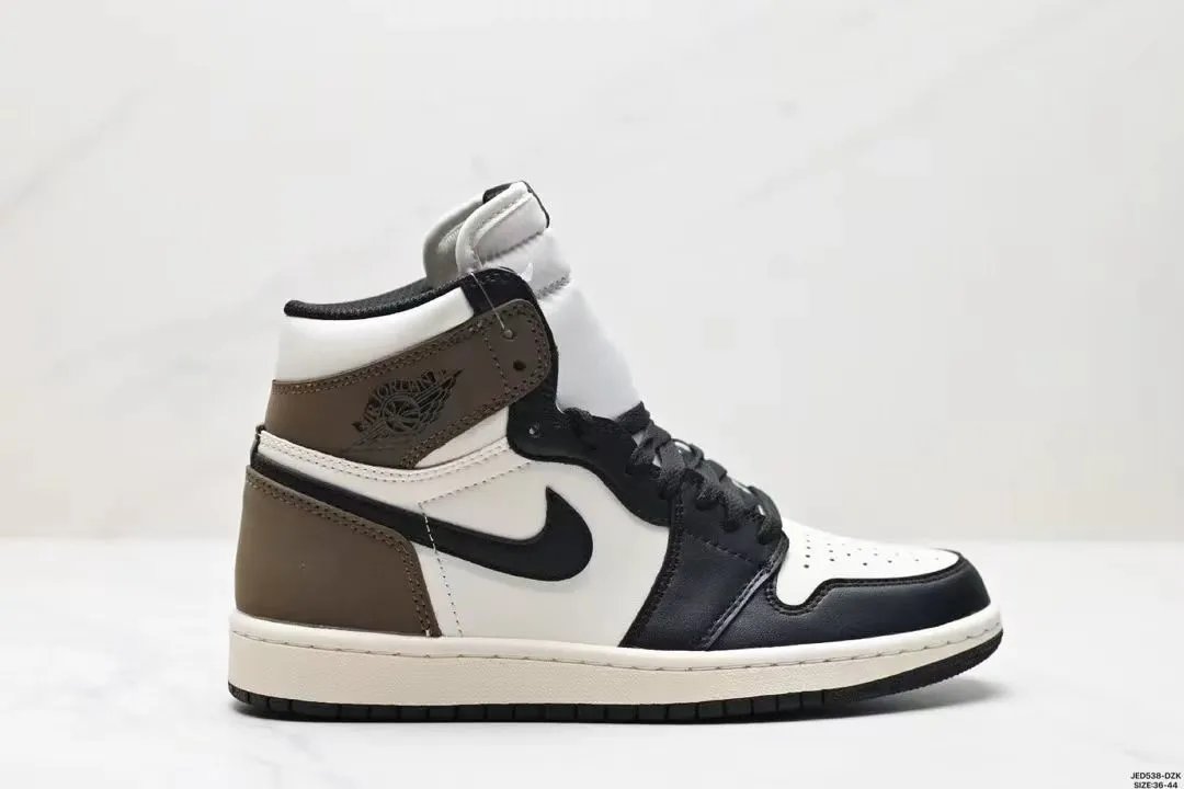 Air Jordan 1 Black W