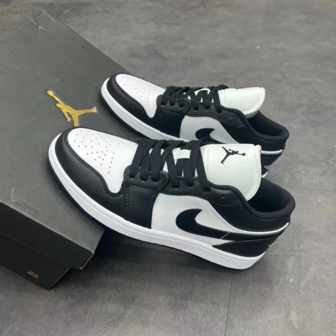 Nike Air Jordan 1 Low White Black Casual Sneakers