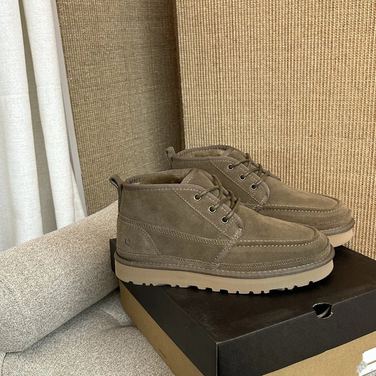UGG Neumel Taupe Boo