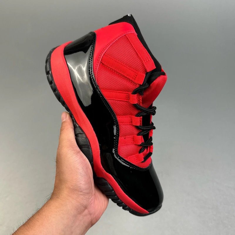Air Jordan 11 Black 