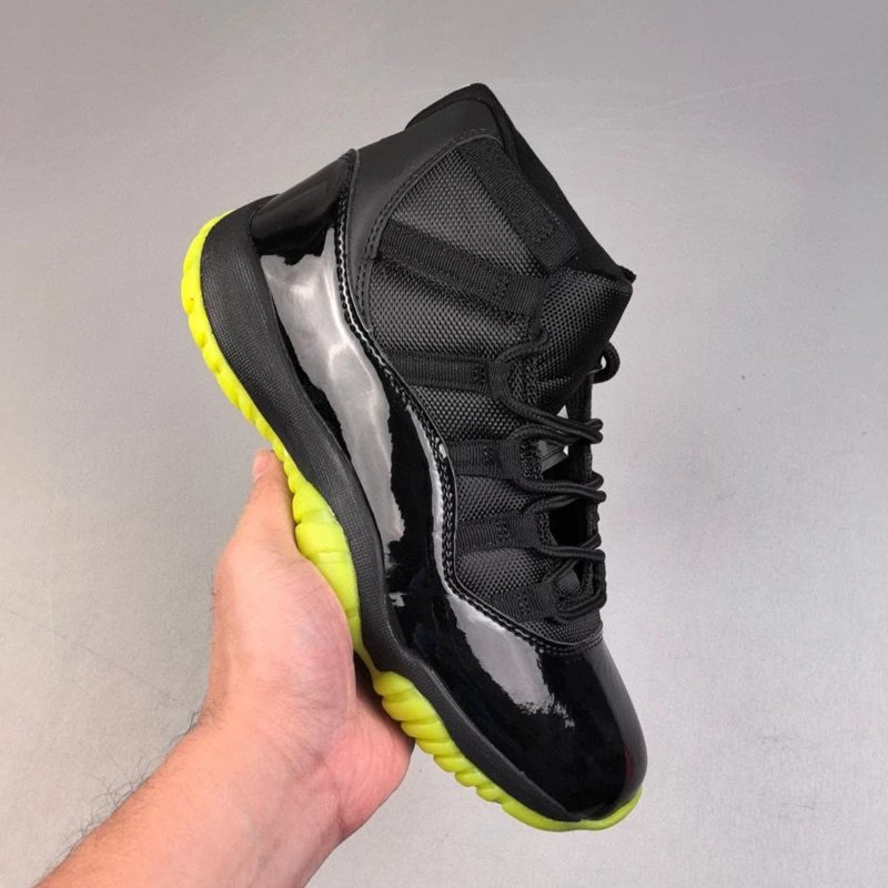 Air Jordan 11 Black 