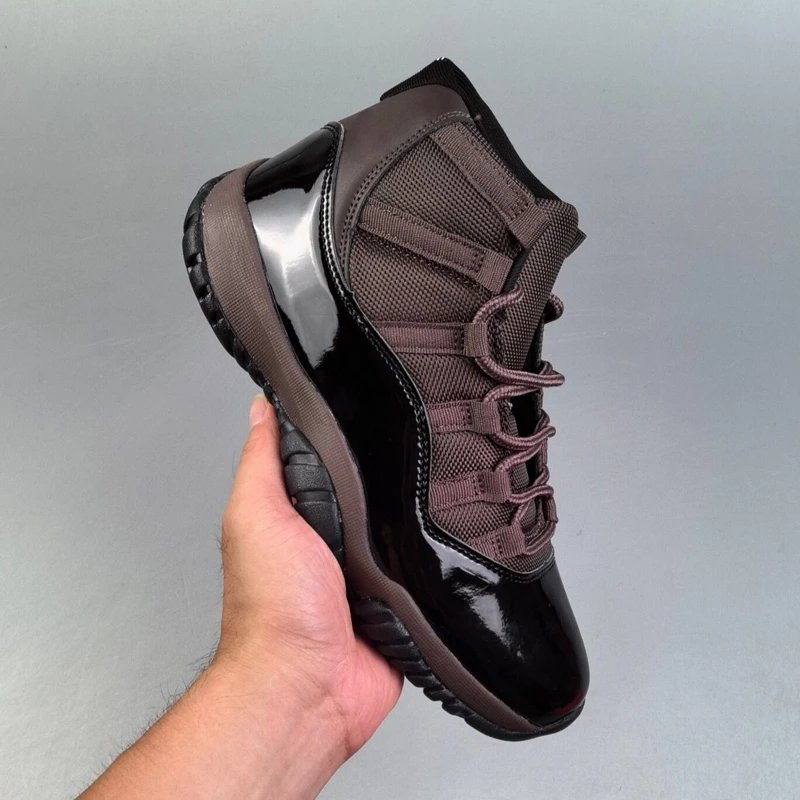 Air Jordan 11 Black 