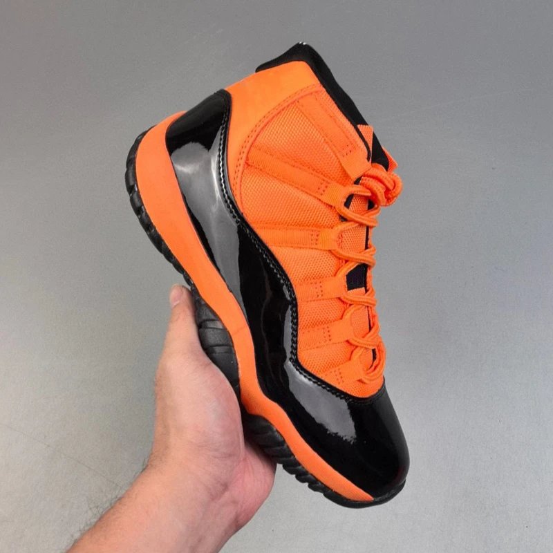 Air Jordan 11 Black 