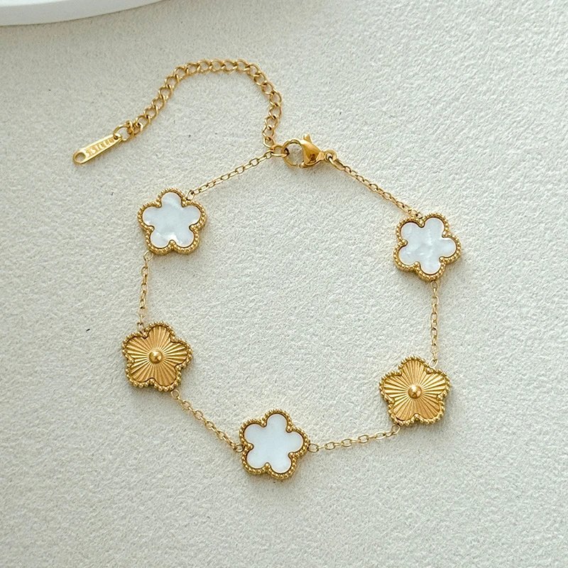 Four-Leaf Clover Bracelet photo 5