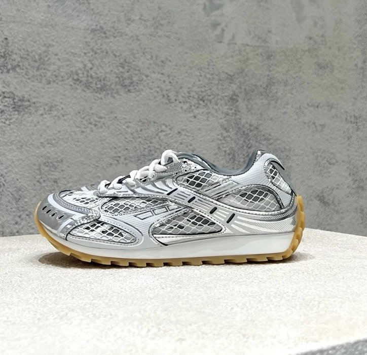 Bottega Veneta Mesh Casual Sneakers photo 2