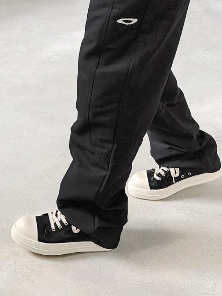 Low-Top Casual Sneakers photo 3