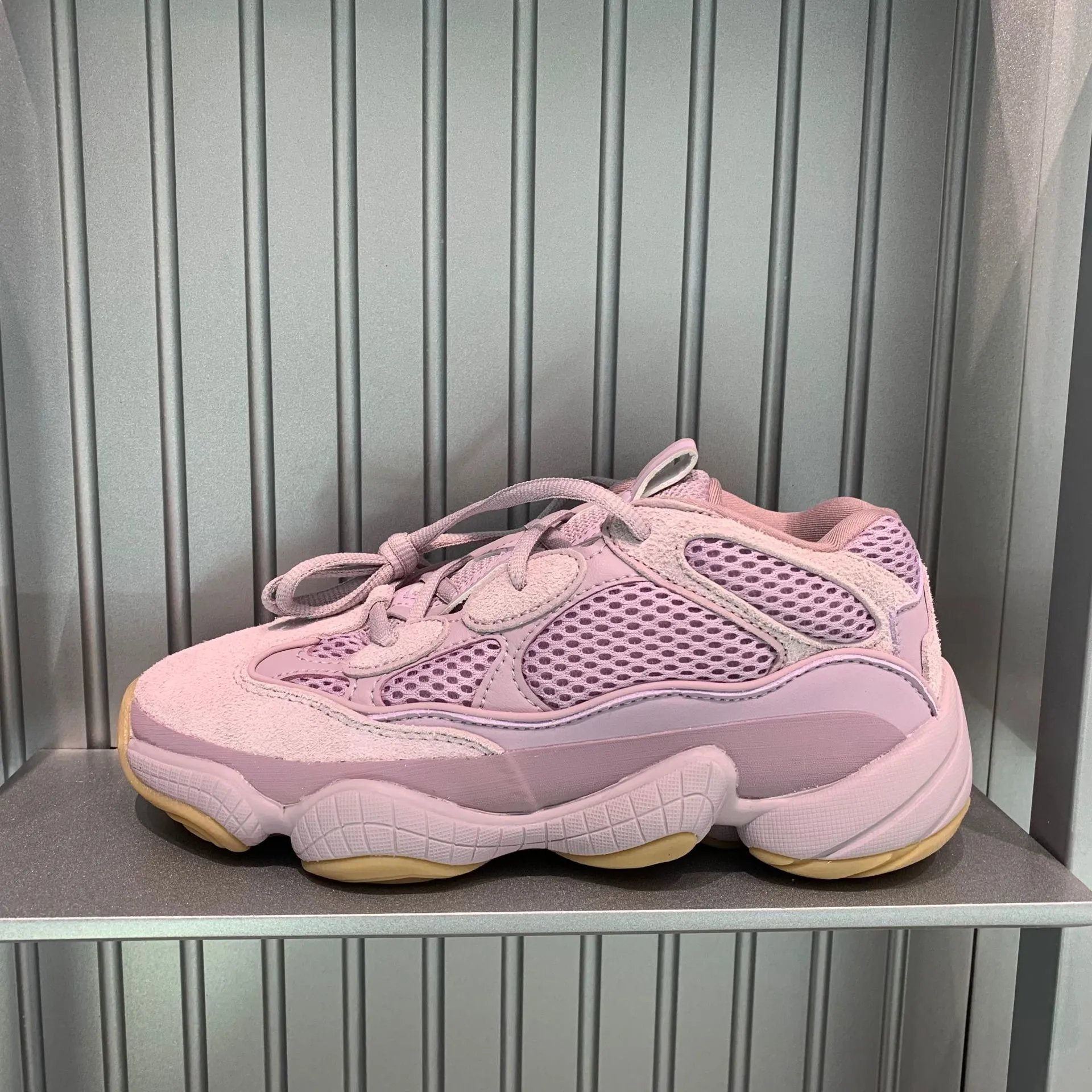 Adidas Yeezy 500 Pin