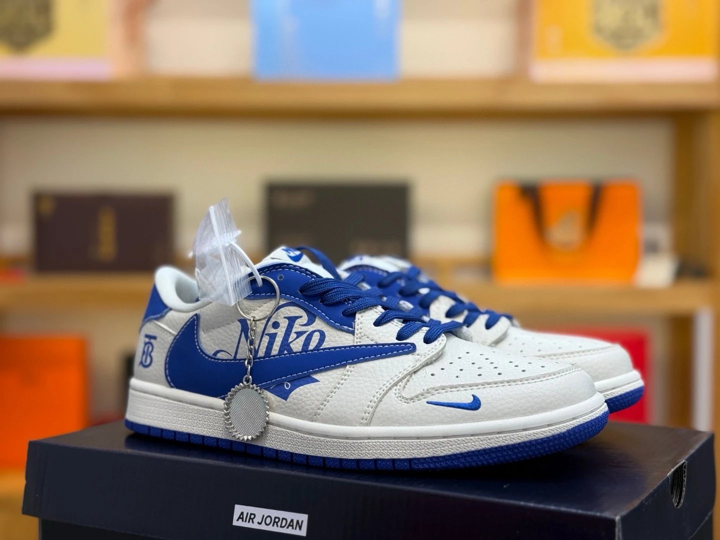 Nike Air Jordan Whit