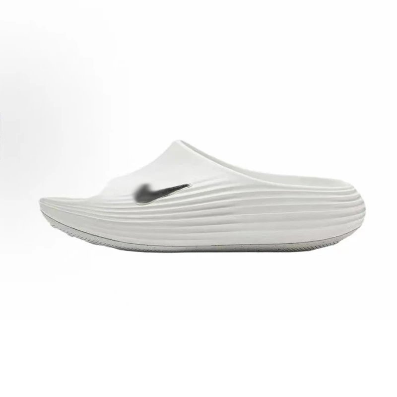 Nike Revlite White S