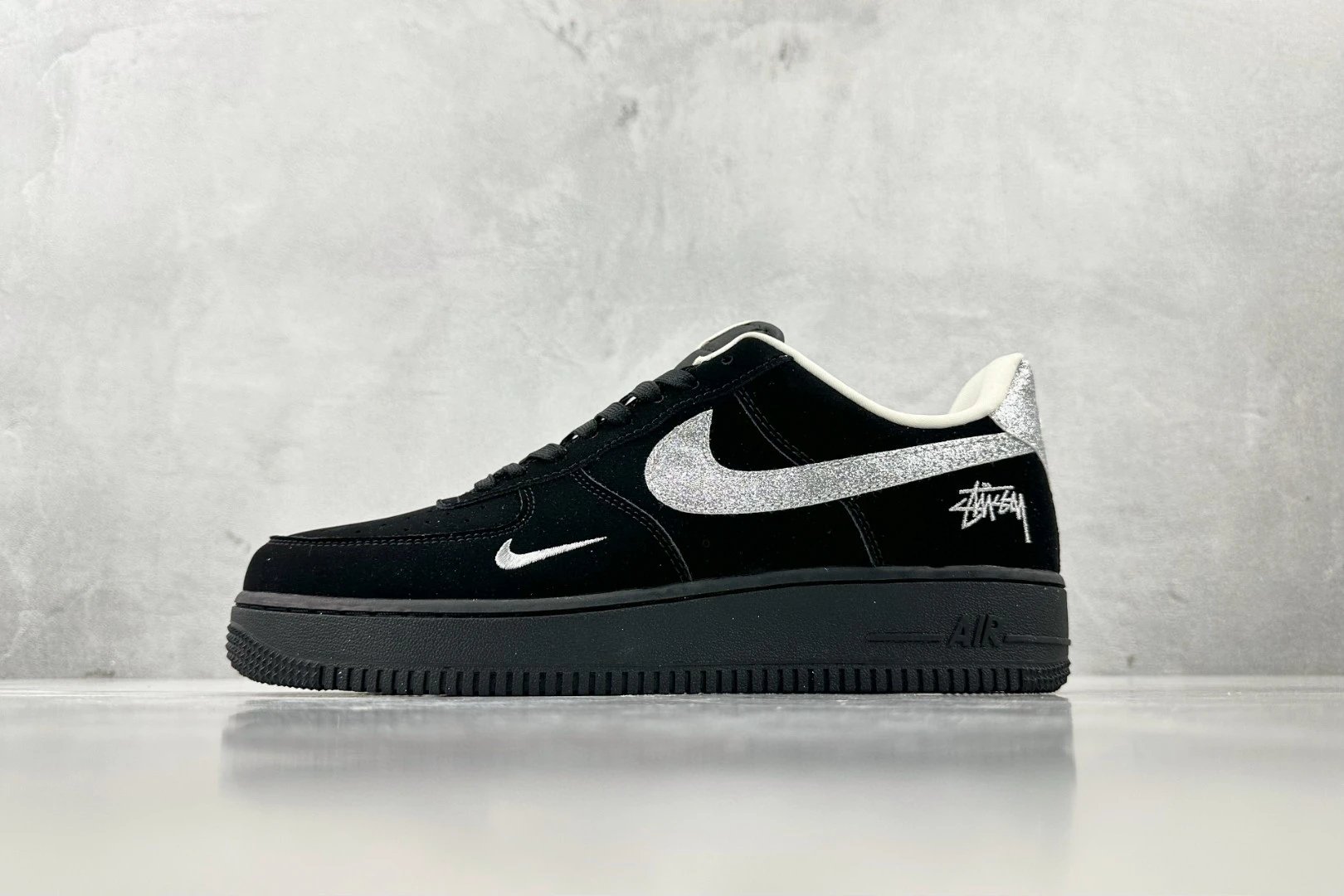 Nike Air Force 1 Bla