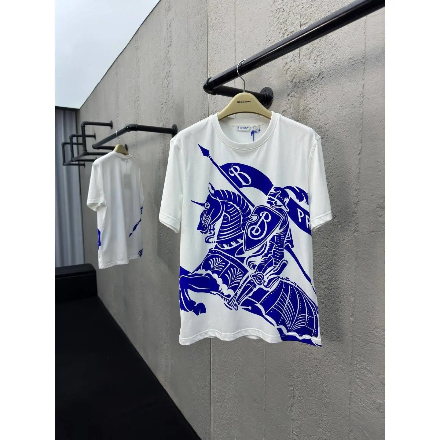 Burberry Knight Whit