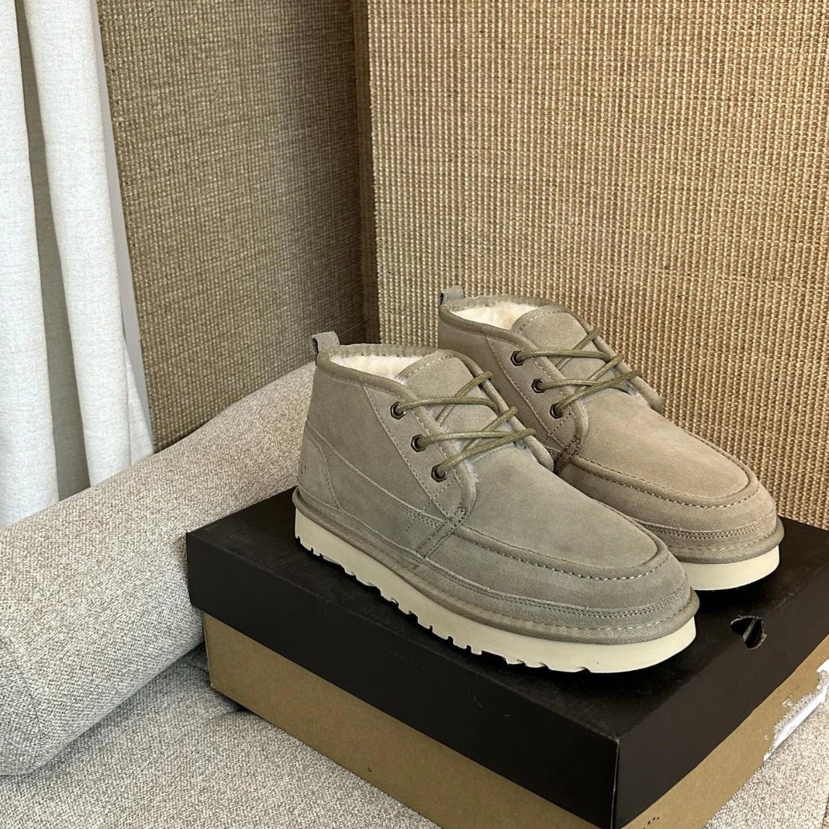 UGG Neumel Taupe Boo