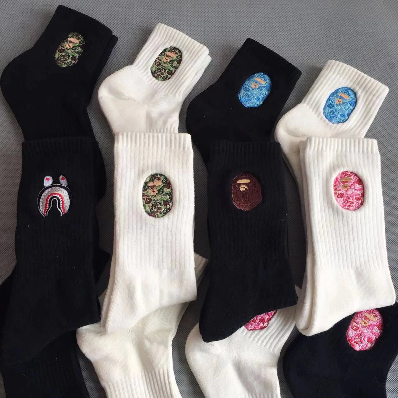 Design Embroidered Ocean Motif Crew Sock White - 3