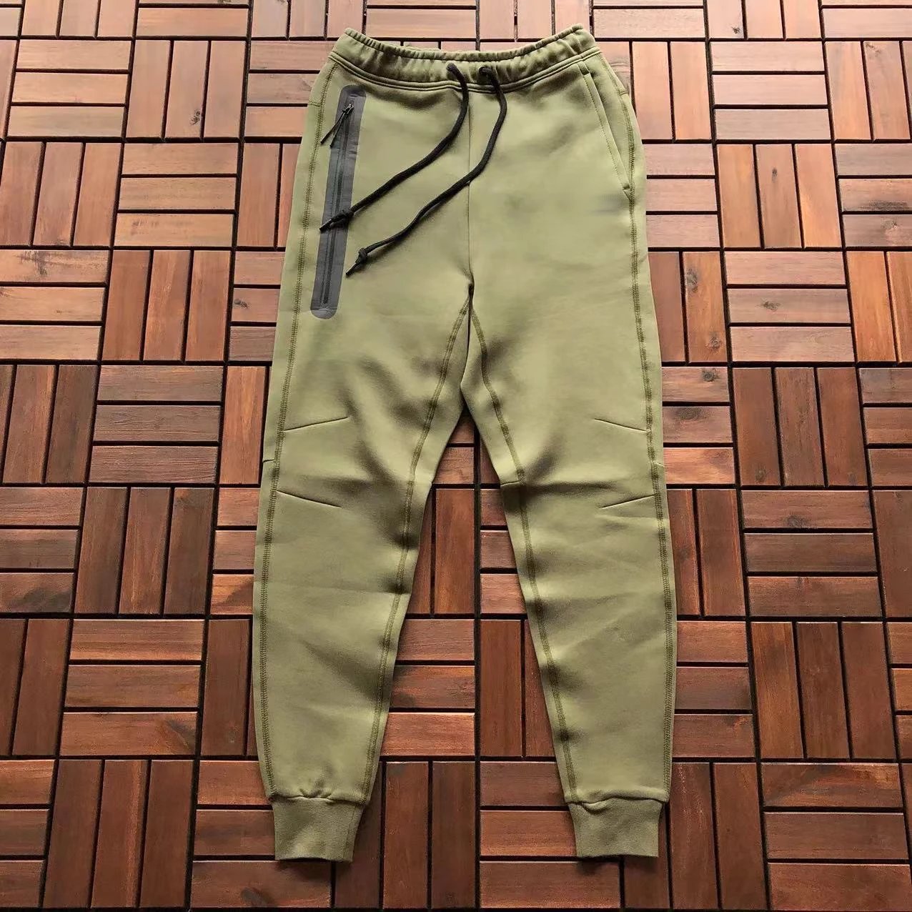 Nike Tech Fleece Oli