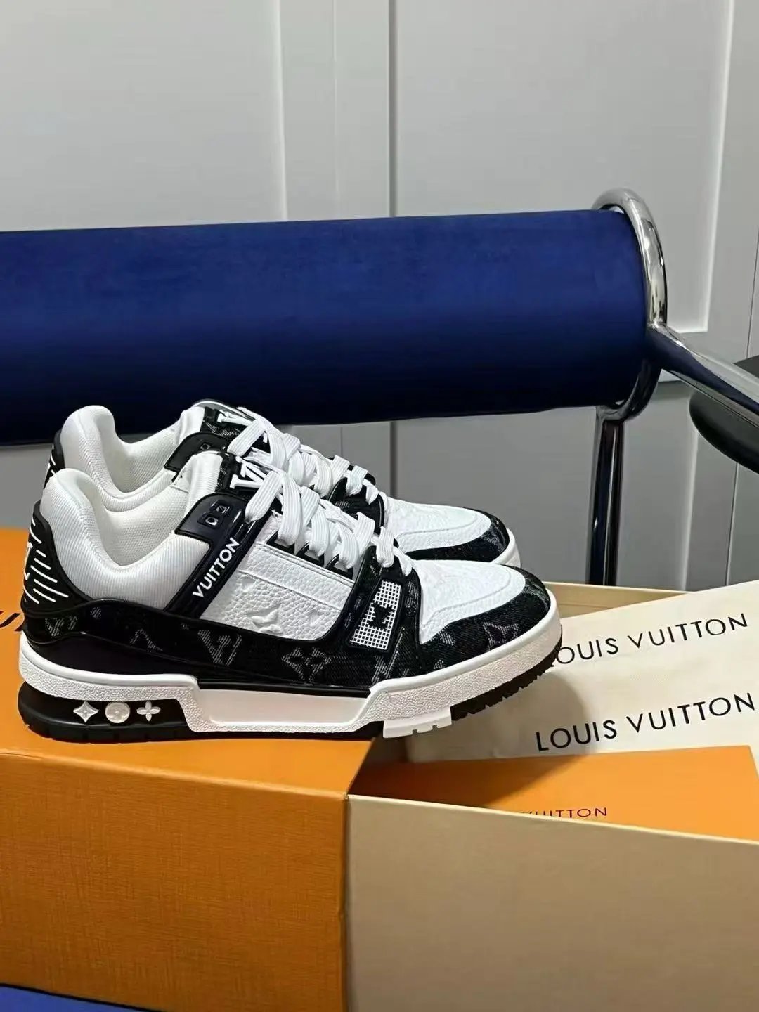 Louis Vuitton Sneakers photo 5