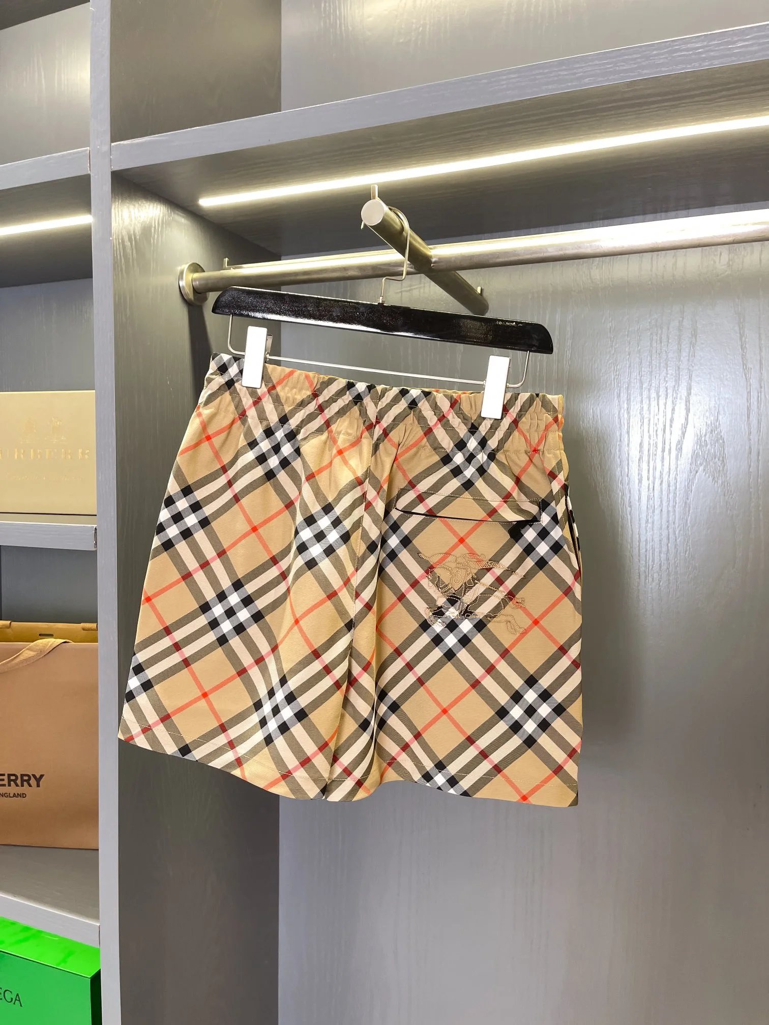 Burberry Warhorse Twill Shorts Camel photo 6
