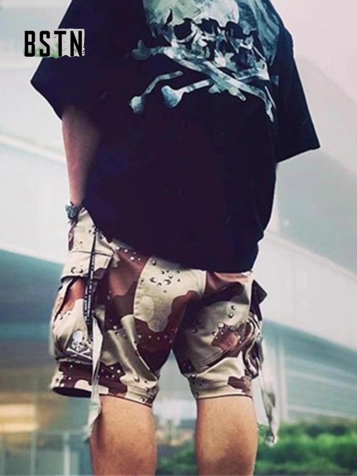 Black Oversized T-Shirt With Triple Skull And Crossbones Graphic
