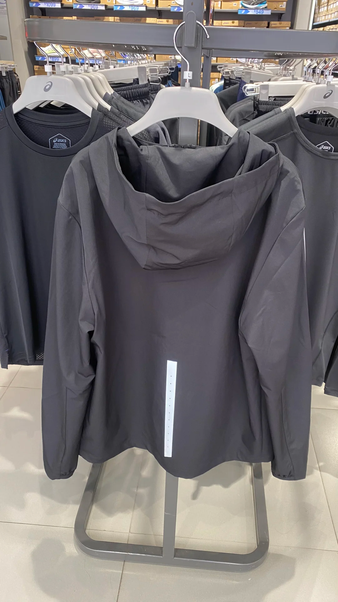 ASICS Jackets Hooded Sports Jacket image 3
