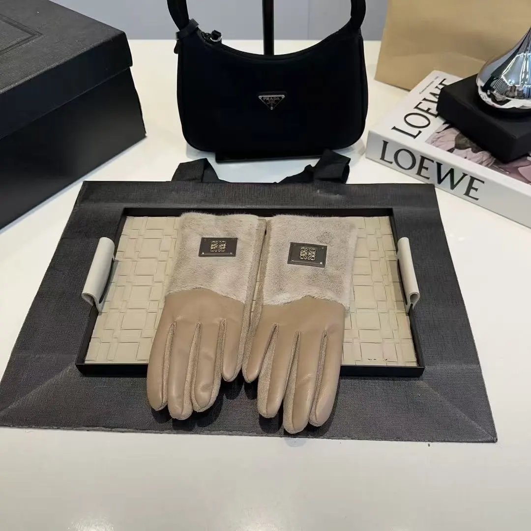 Dior Leather Gloves with Horsebit Buckle Black Gloves - 9