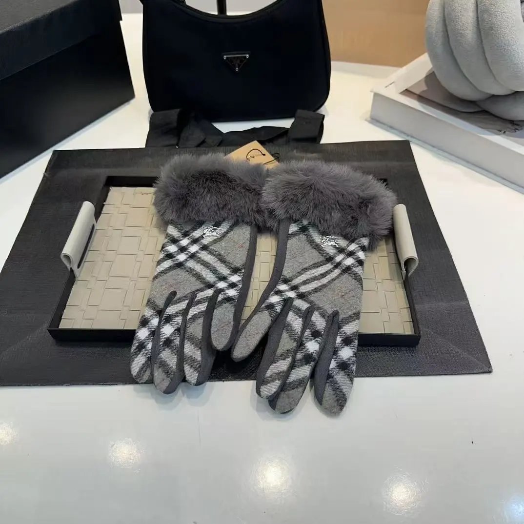 Dior Leather Gloves with Horsebit Buckle Black Gloves - 15