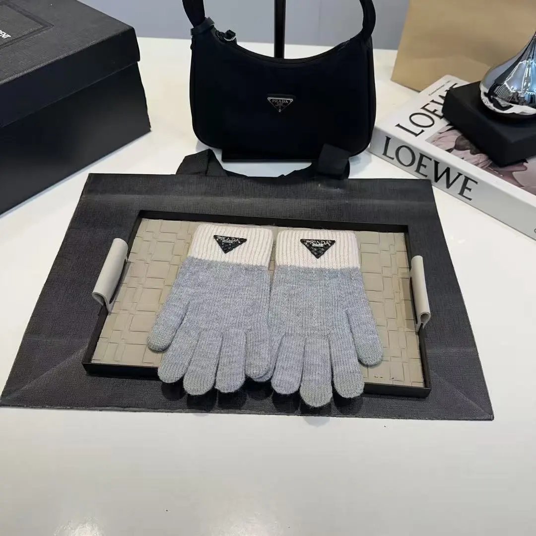 Prada Gloves Knit Logo Plaque — 3