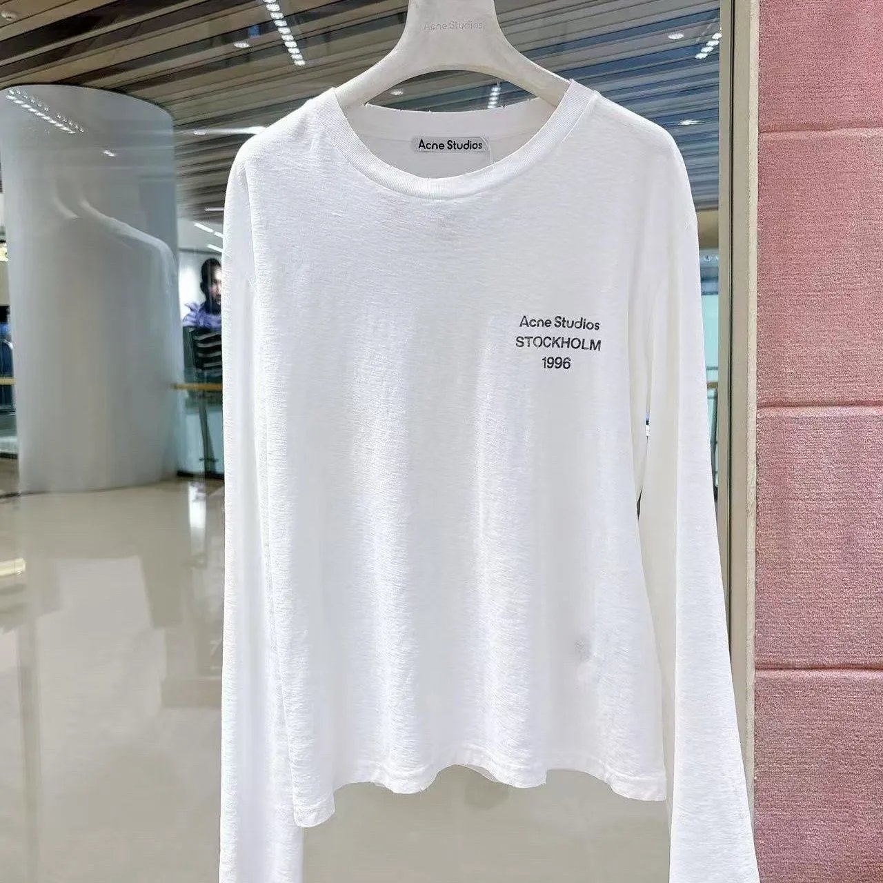 Side label small letters white