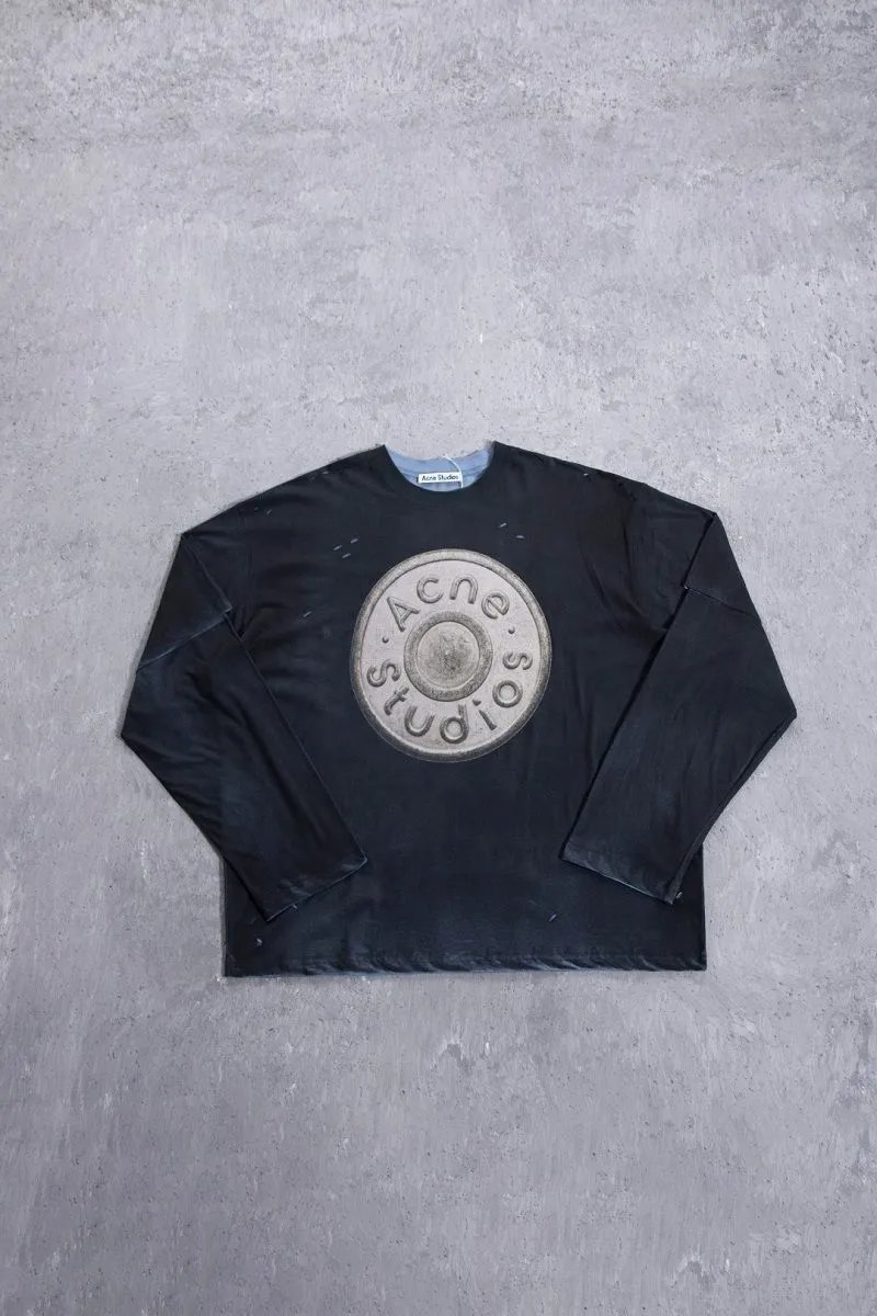Make old round badge with black lettering