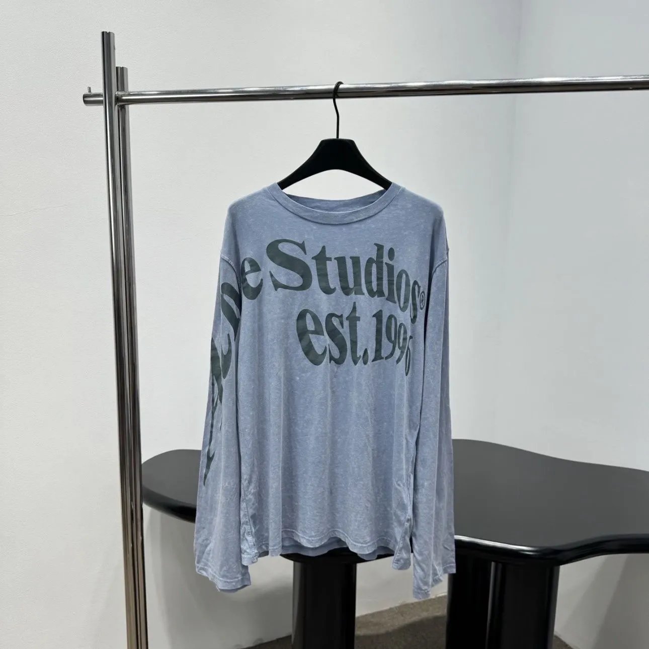 Printed large logo in blue