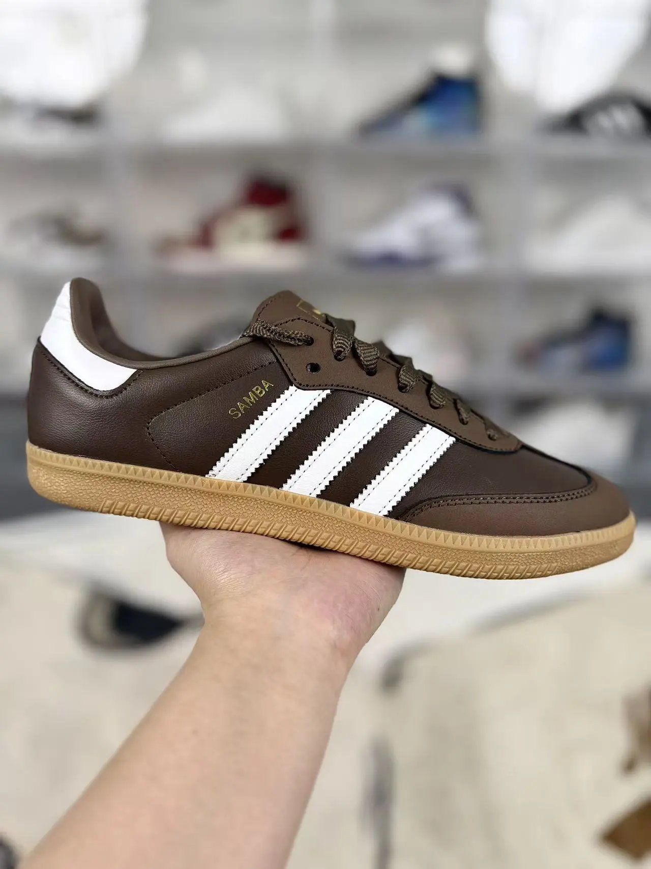 AD High-Quality 1:1 Replica (For more styles, please contact me on WhatsApp: +86 13798875951)