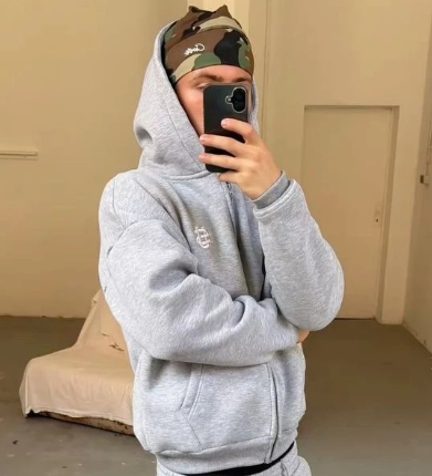 Corteiz Mixed hooded puffer jackets, zip hoodies, and tracksuits image 8