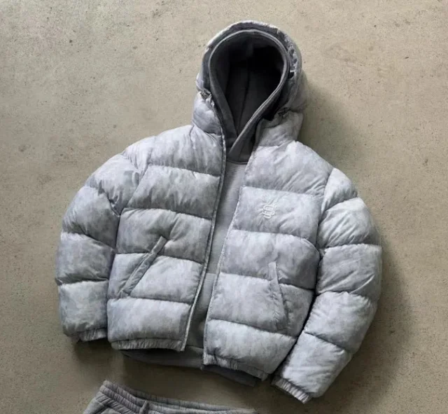 Corteiz Mixed hooded puffer jackets, zip hoodies, and tracksuits product detail image 7