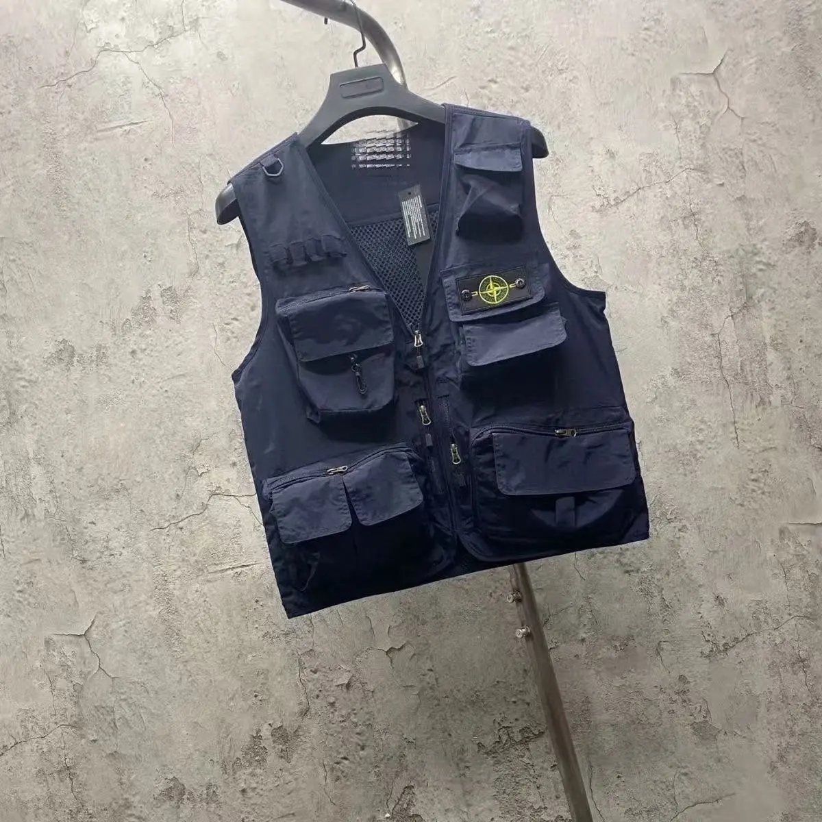 Vest 4