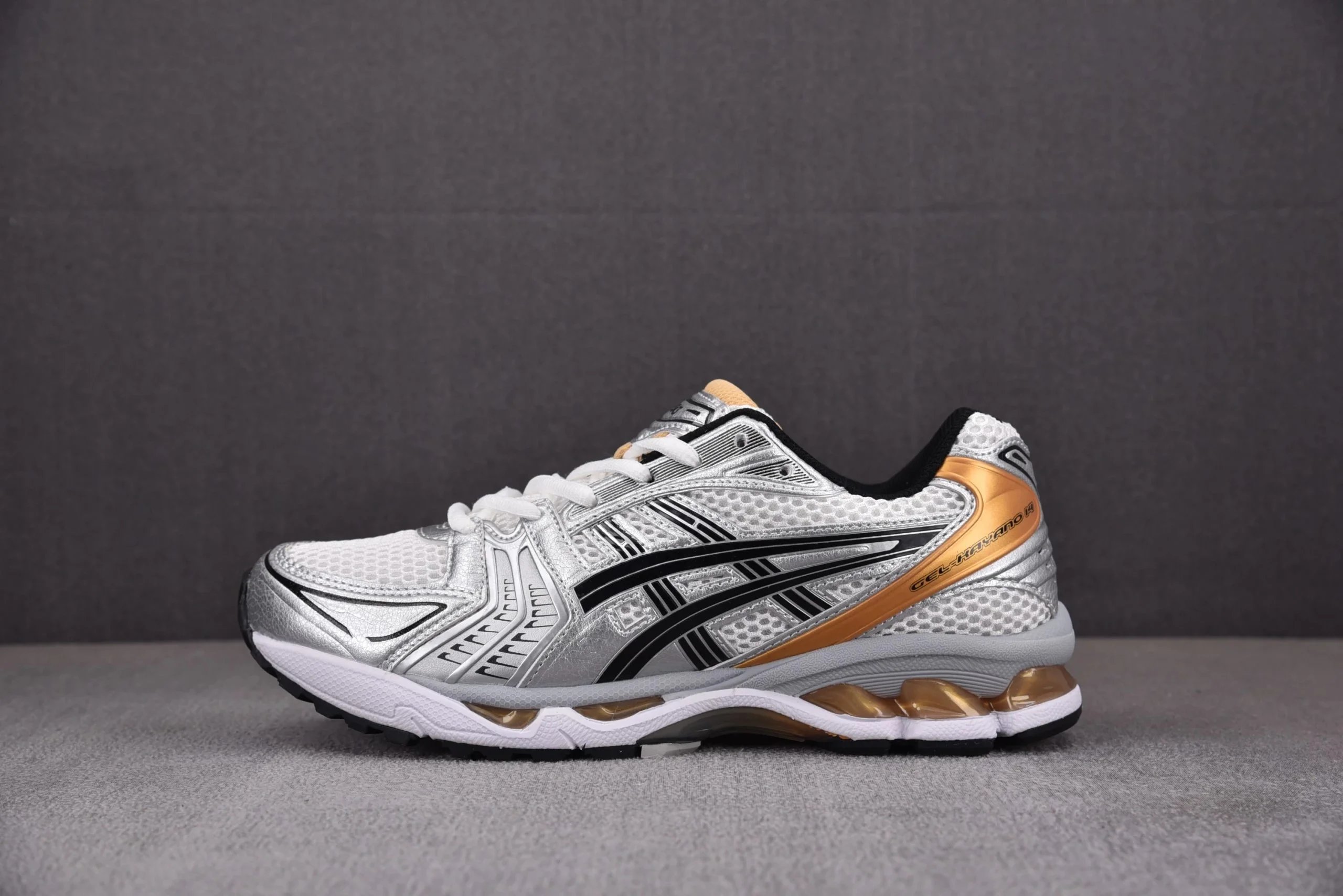 Gold Silver Black 1201A019-102