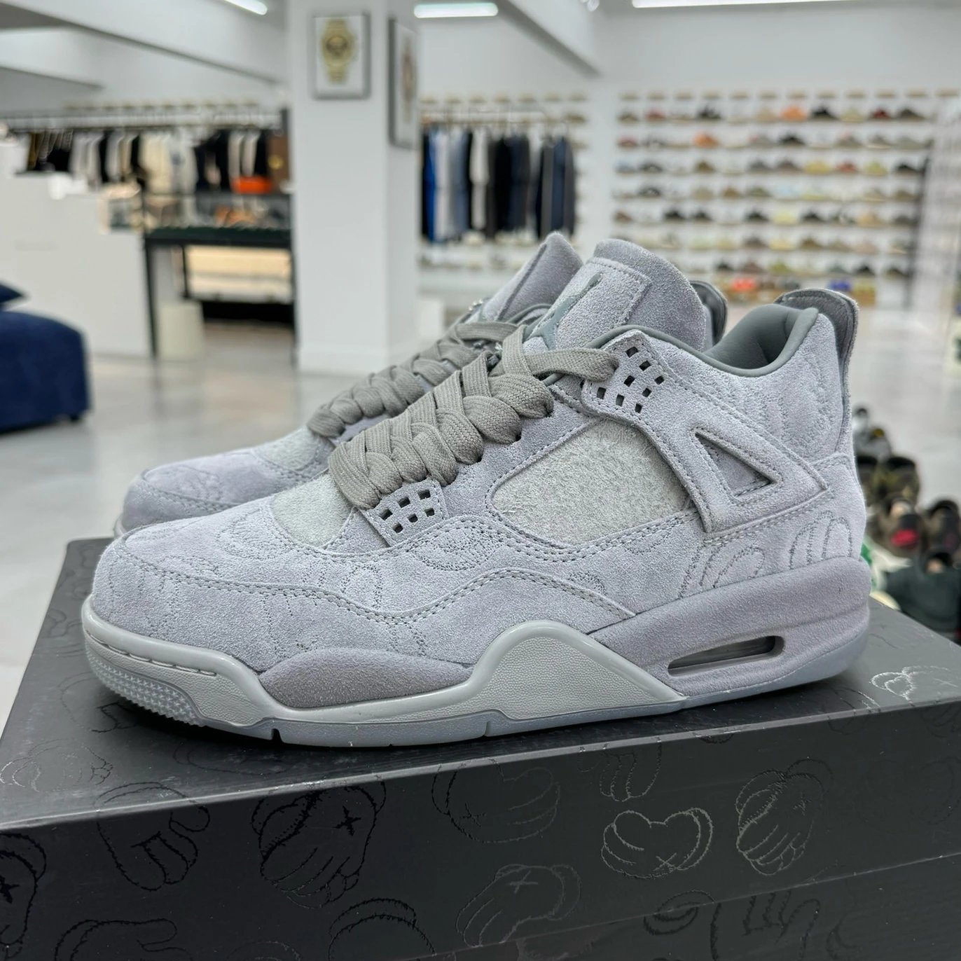 Kaws co branded grey suede [930155-003]