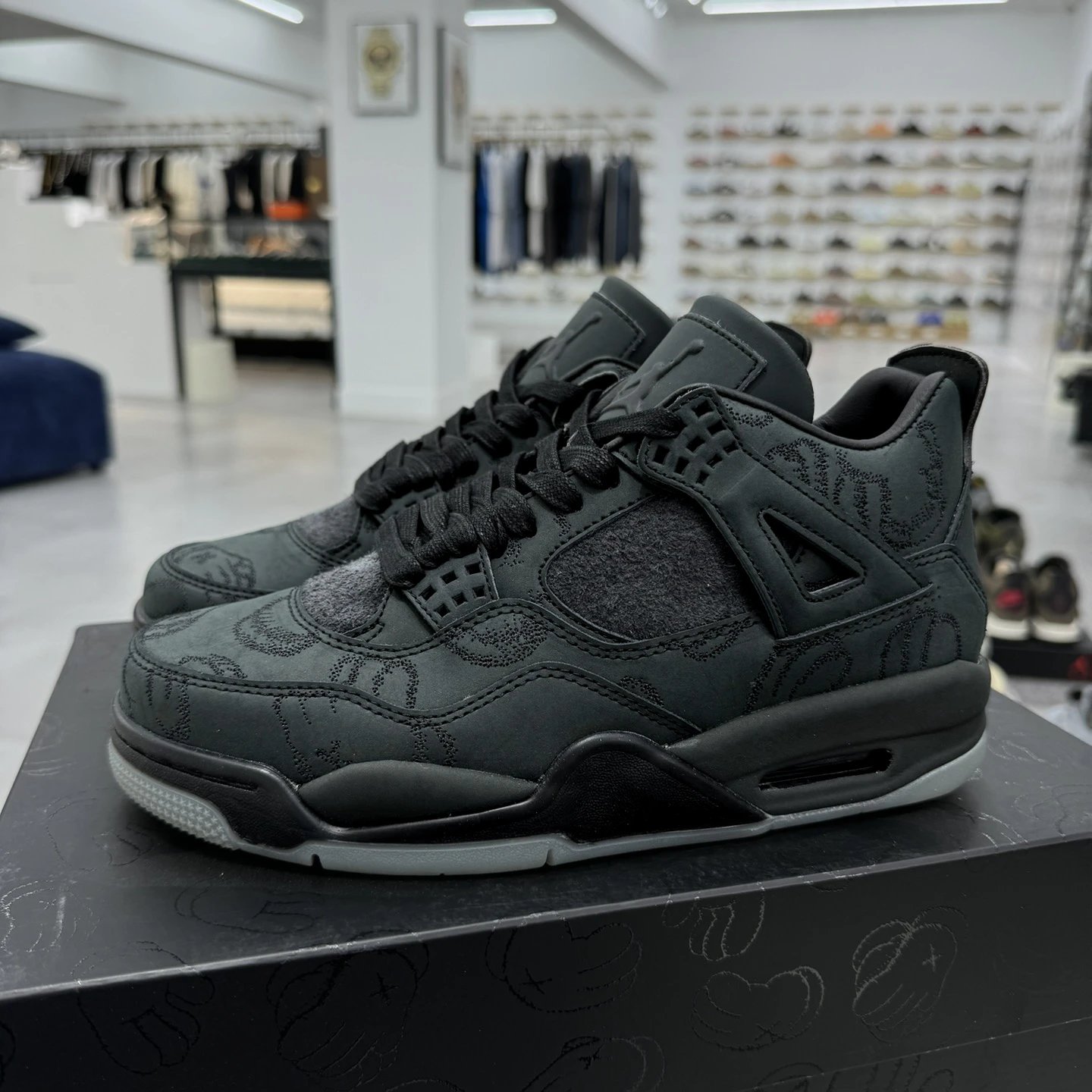 Kaws co branded black suede [930155-001]