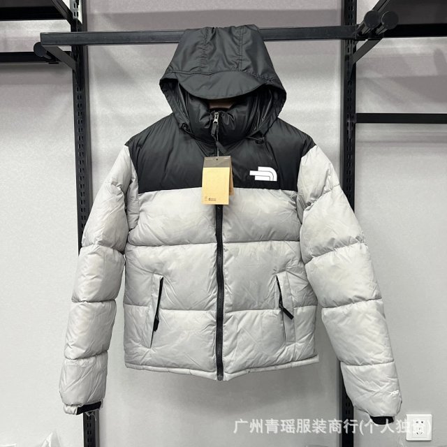 The North Face Puffer Jacket: seller detail photo 2