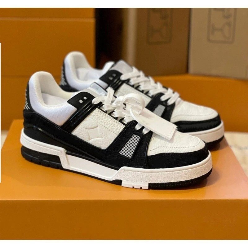 Black and White Low-