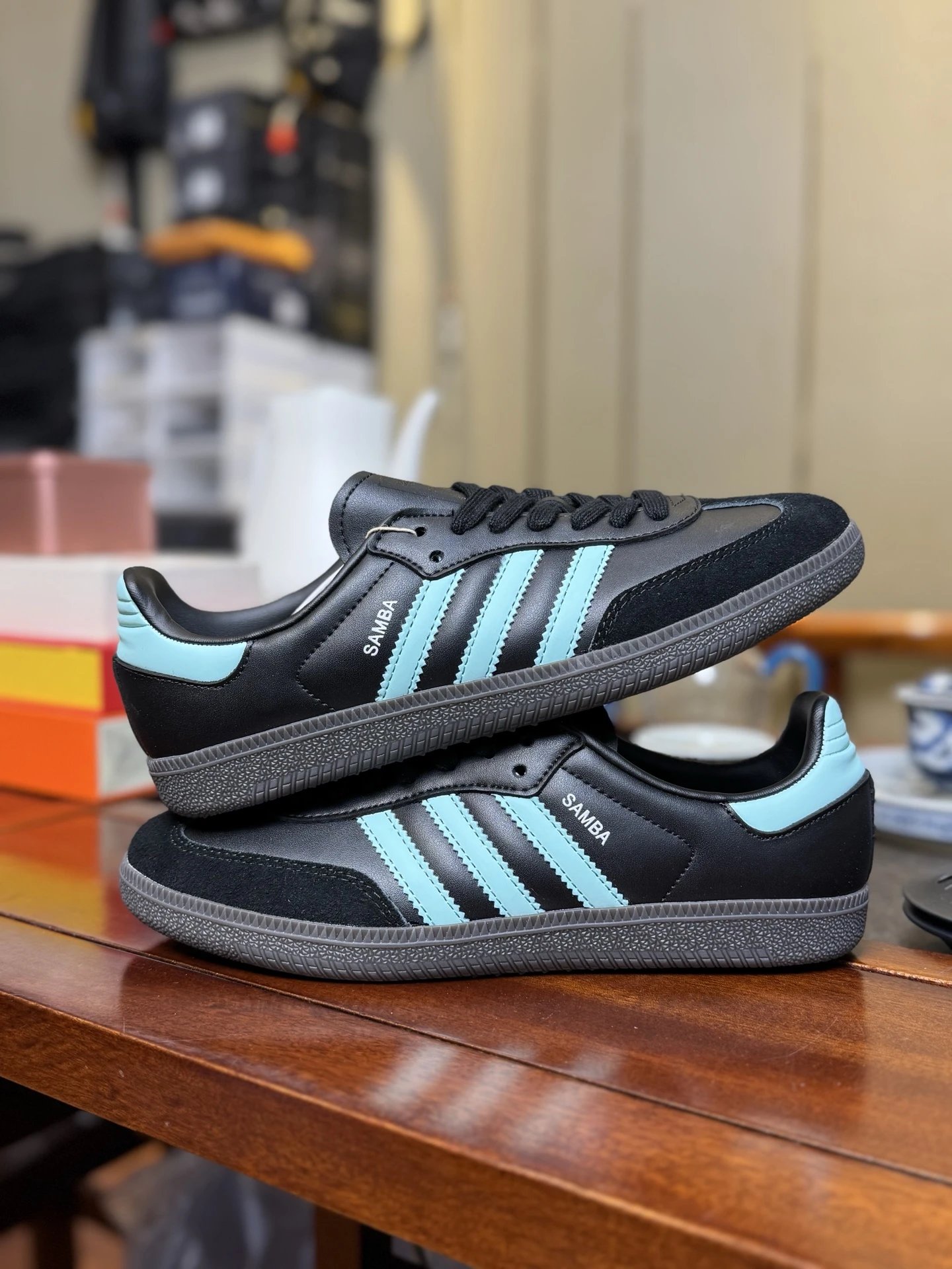 JR7109 Black Green