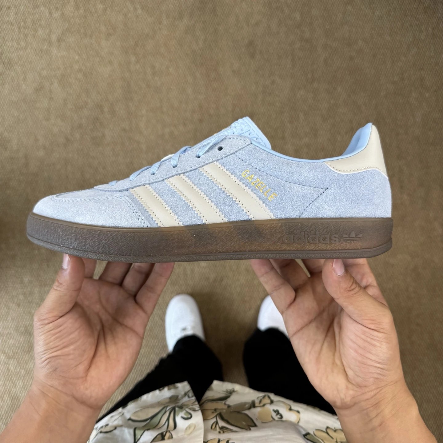 JI2717 Blue Cream White