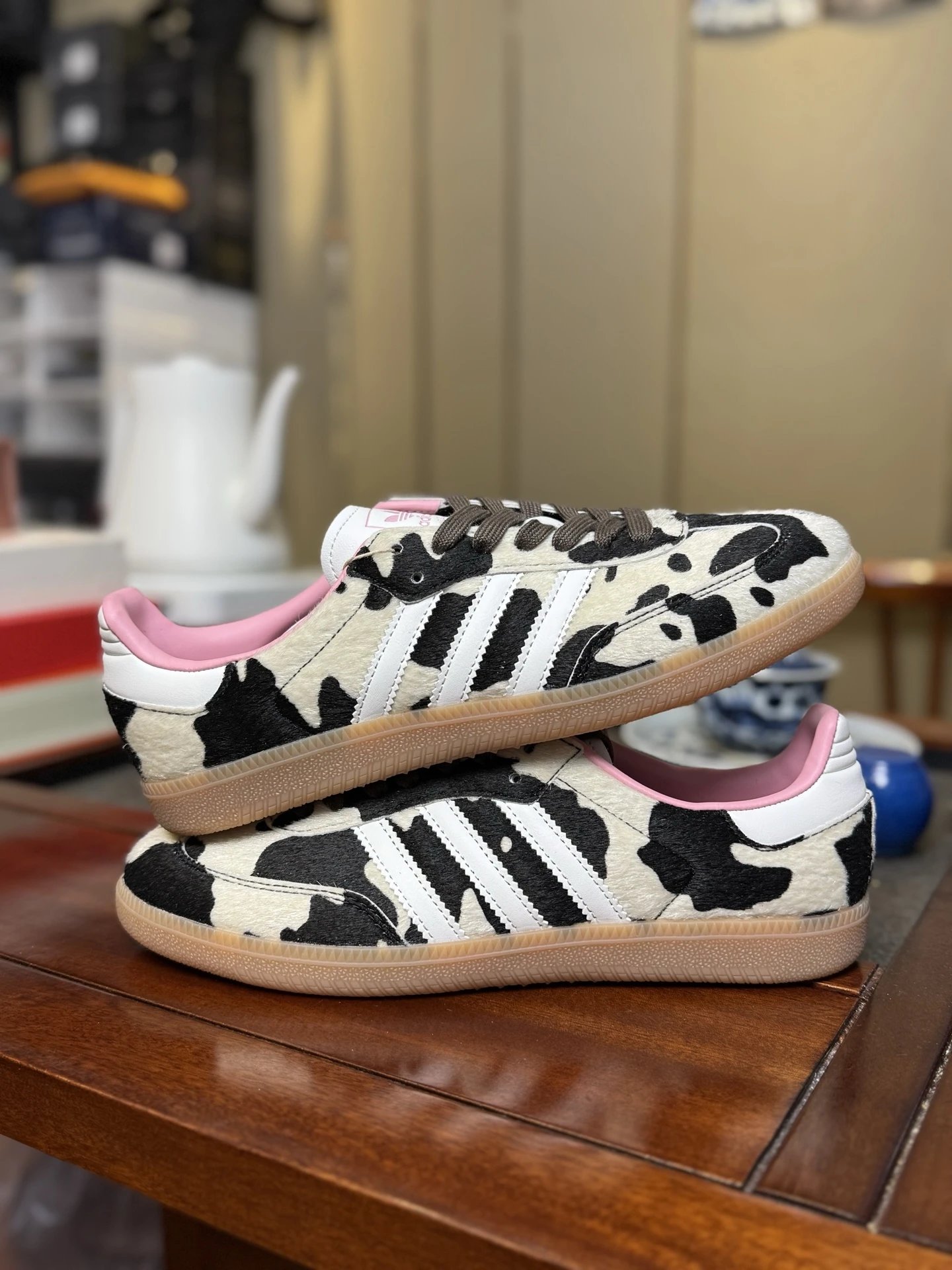 JR1256 Cow Print